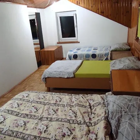 Adam 1 Homestay *