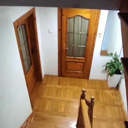 Adam 1 Séjour chez l'habitant *